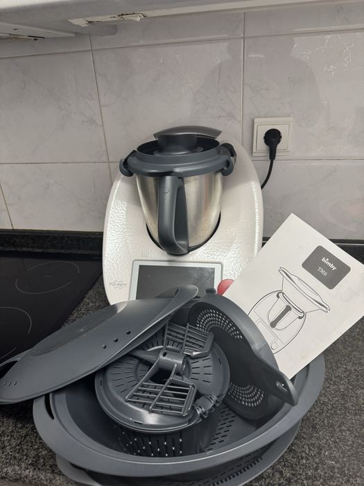 Bimby TM6 Sparkle Branca com botão vermelho