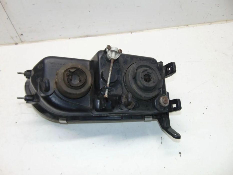 Mitsubishi L400 farol