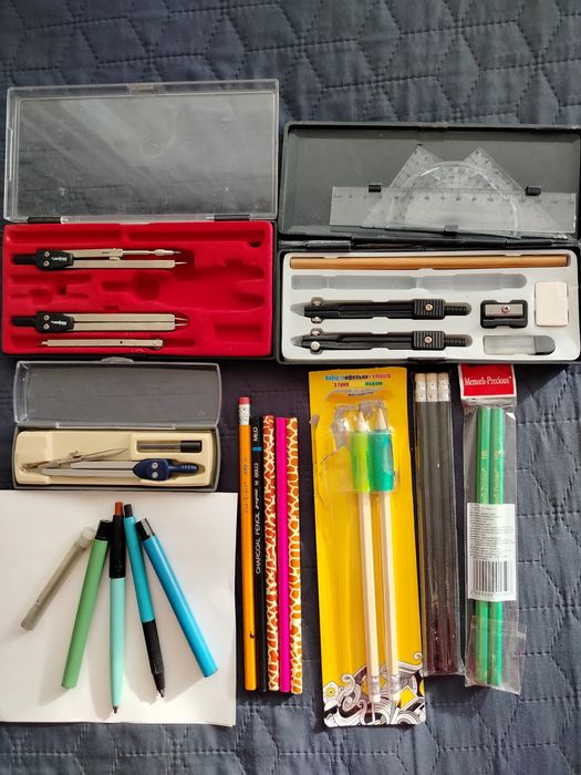 Готовальня циркуль карандаш механический