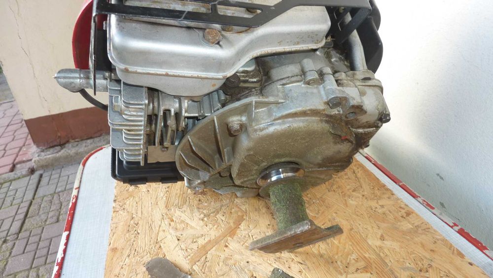 Silnik spalinowy do kosiarki Toro 600 Series GTS Briggs & Stratton.