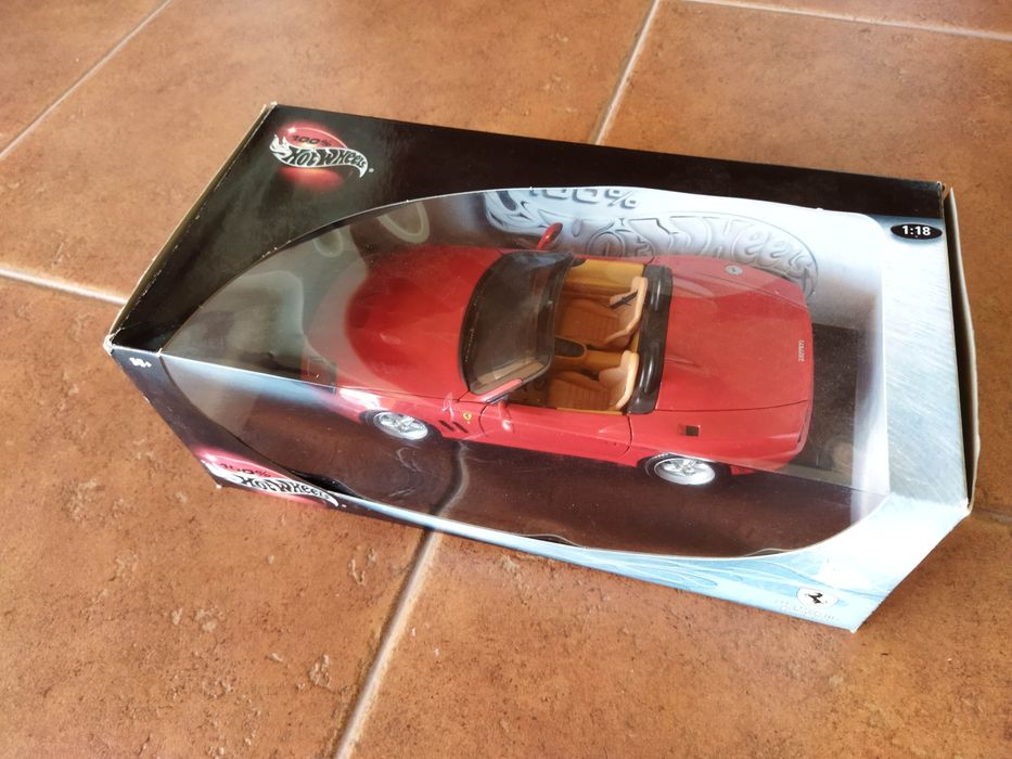 Ferrari 550 Barchetta 1/18 Hot wheels