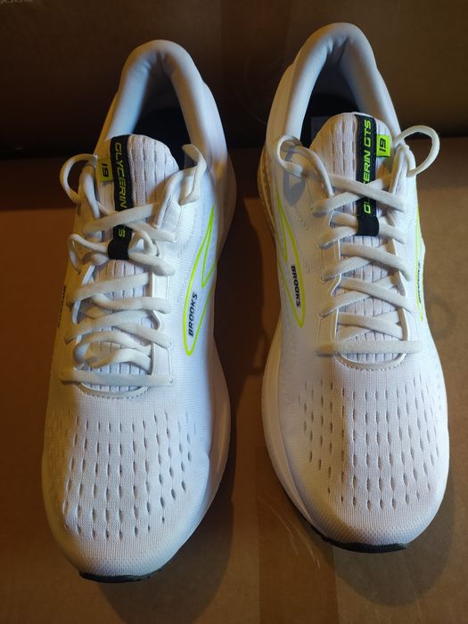 Мужские кроссовки BROOKS. Очень большой размер.