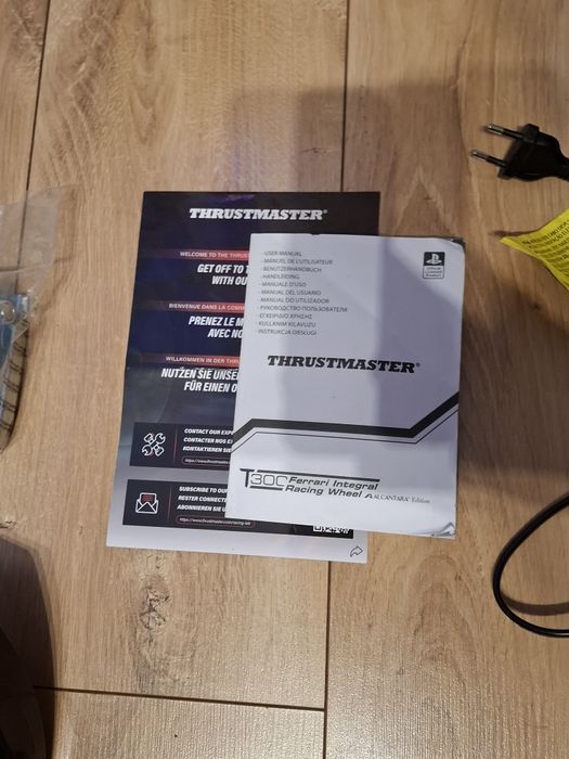Thrustmaster t300 alcantata edition
