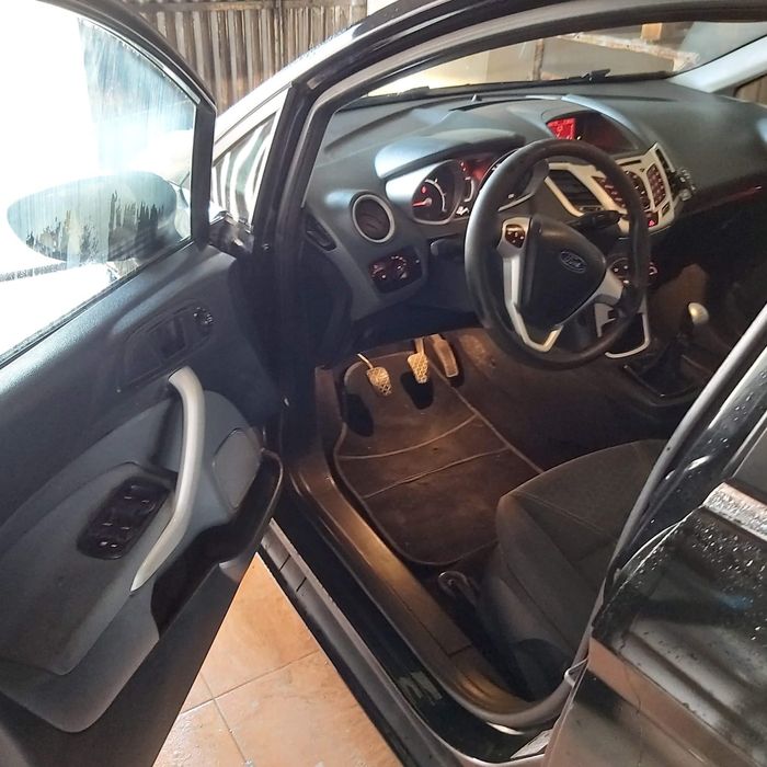 Fiesta 1600tdci  vendo/troco