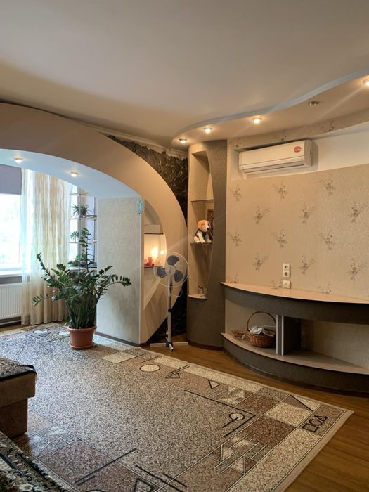 Продам 3к Шкільна 22а Петропавлівська Борщагівкa та  гараж