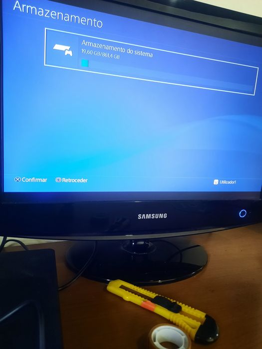 Ps4 1 tb versão 13.50 1 comando e 1 jogo