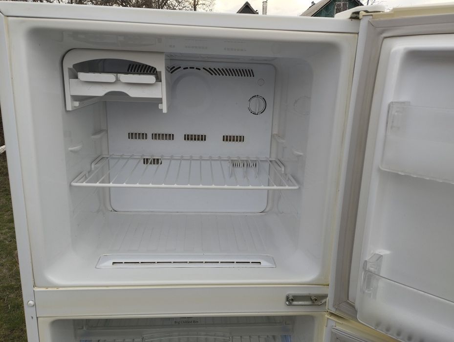 Холодильник Самсунг сухая заморозка.