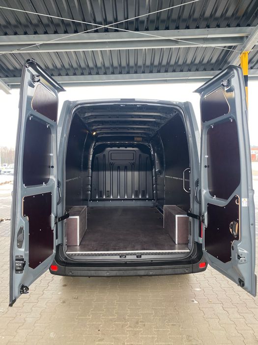 Zabudowa busa Renault Master