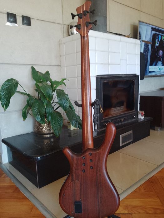 Gitara basowa Mayones be4