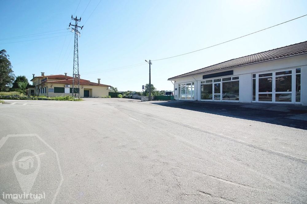 Commercial Shop/Showroom and Land – Adjacent to EN1/IC2