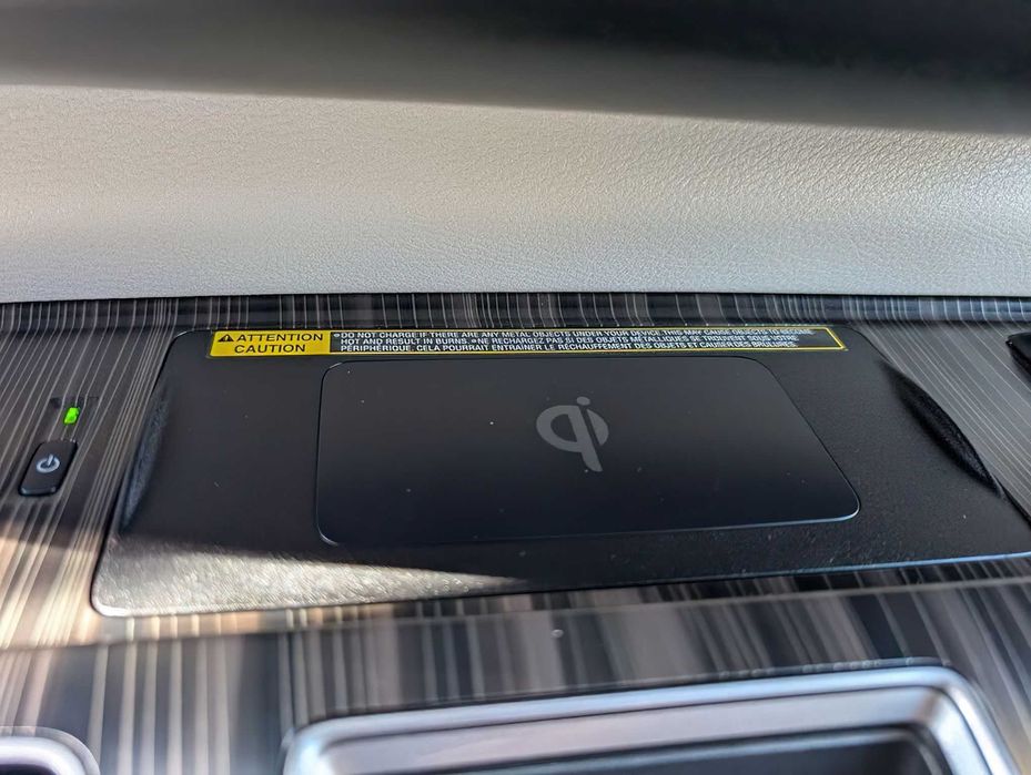 Toyota Sienna Platinum 7-Passenger      2023