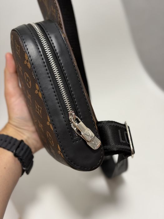 Шкіряна сумка/мессенджер louis vuitton через плече