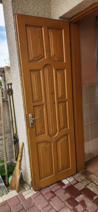 Двері 68 см з коробкою Б/у