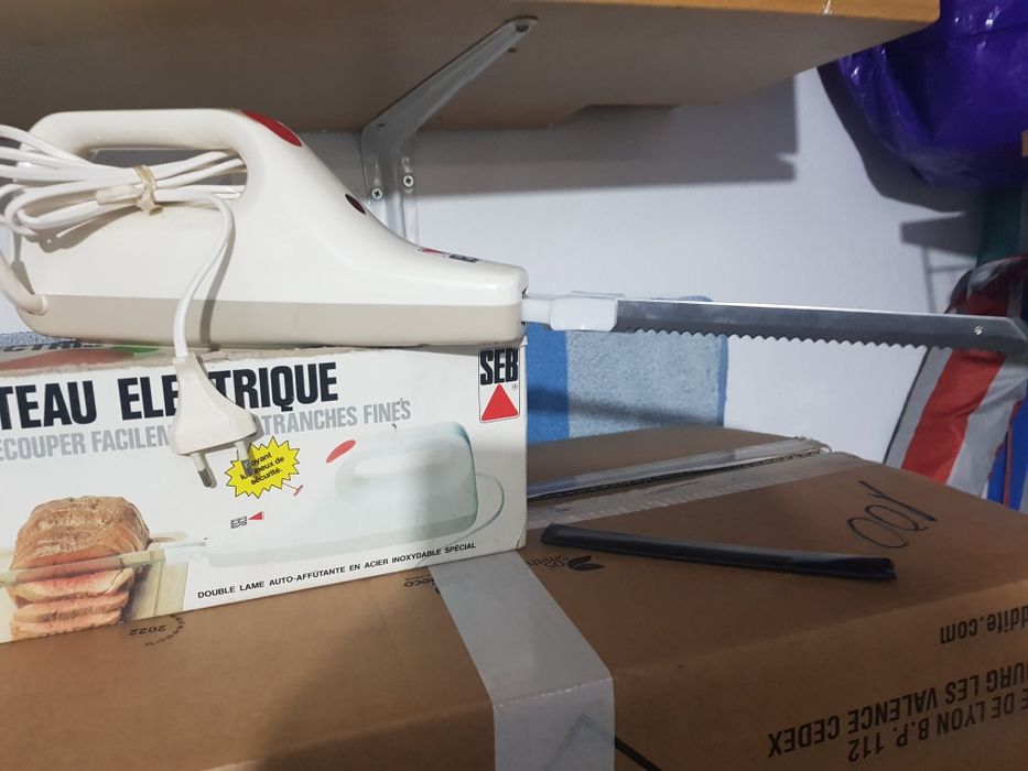 Faca elétrica branca