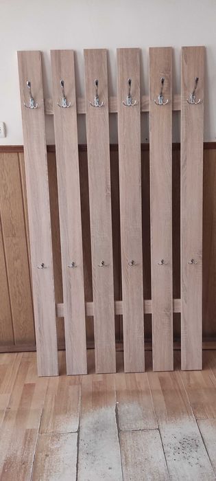 Нові вішаки для передпокою