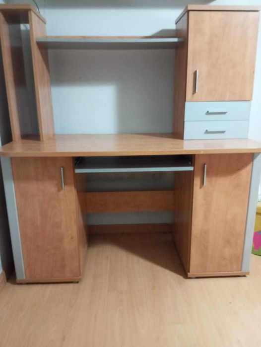 Mesa / Secretária para escritório, quarto, de estudo