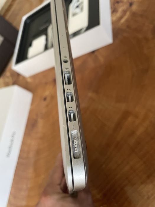 MacBook Pro Retina 13” (Early 2015) – i7 / 16 GB RAM