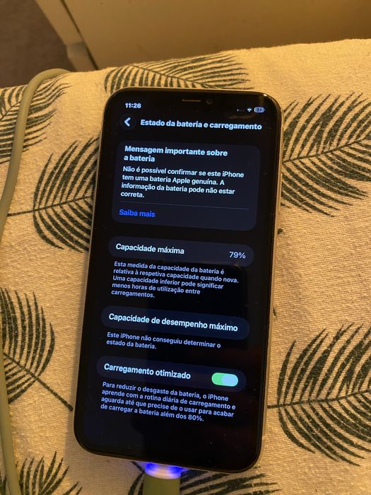 IPhone 11 64 GB em bom estado. Negociave