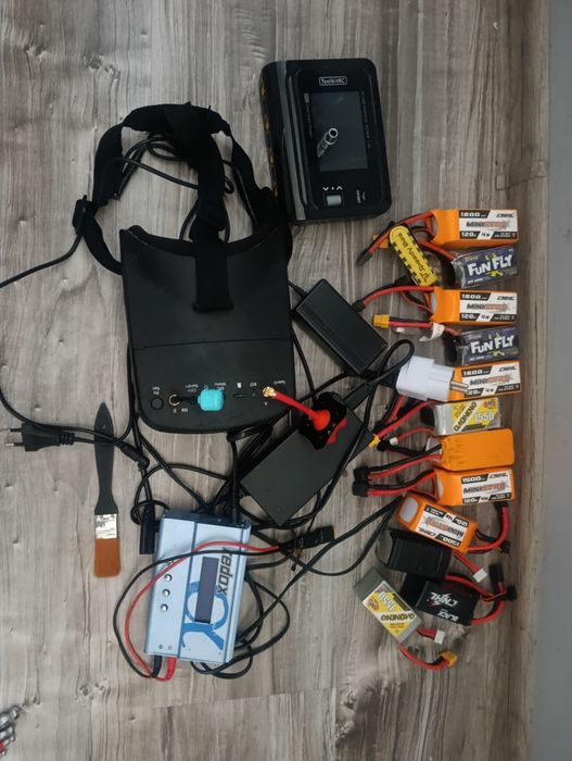 Gogle Eachine ev 800 D ładowarki i baterie