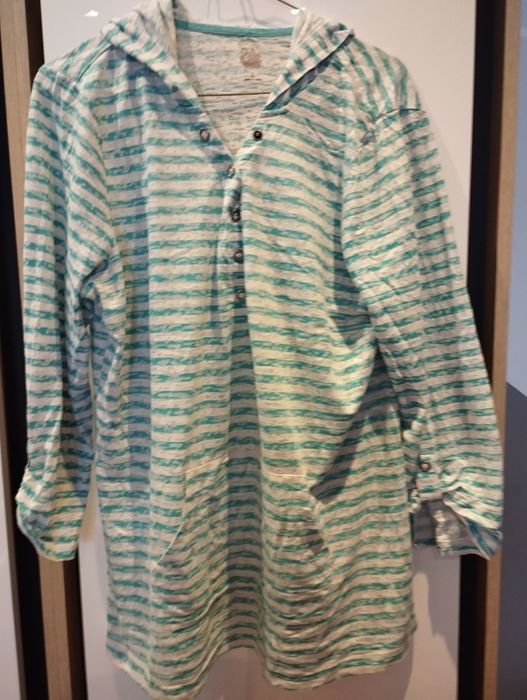 Damska bluzka oversize z kapturem