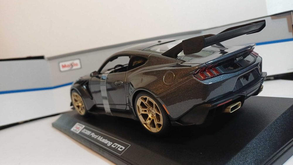1/18 Ford Mustang GTD - Maisto