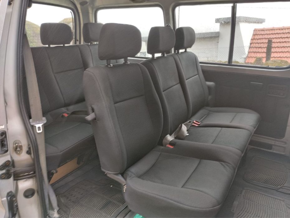 Toyota hiace 9 lugares