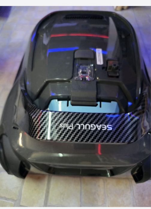 Aspidador robot de piscina