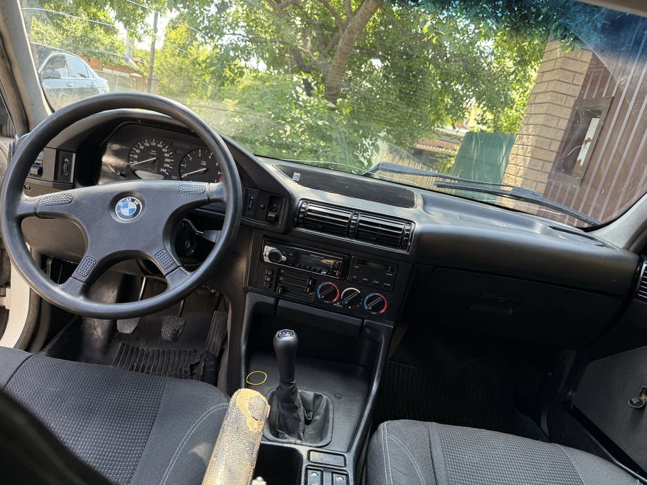 BMW e34 520i. M 20 B 20