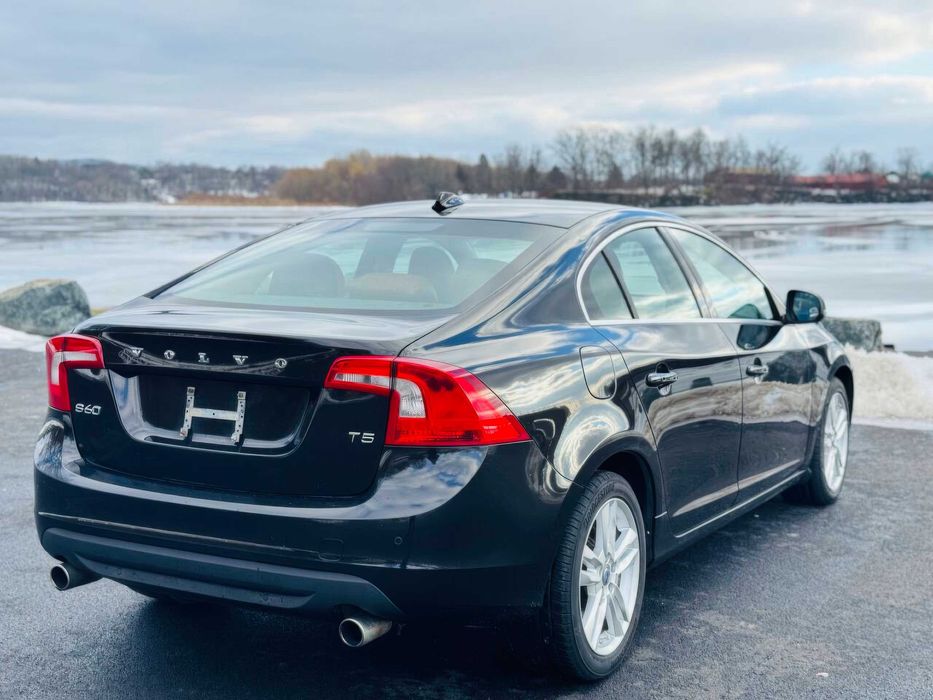 Volvo S60 T5 Platinum      2015