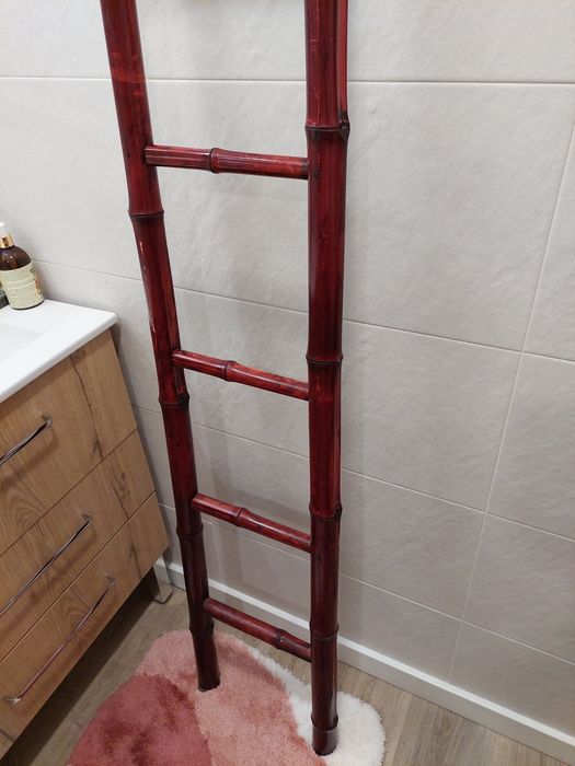 Escadote em madeira decoração