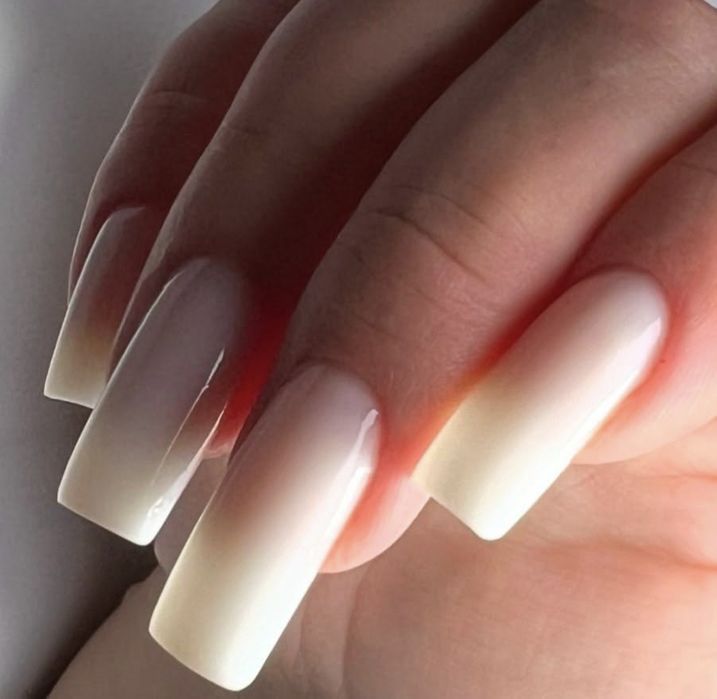 Красуні, запрошую на манікюр ). Працюю в місті Ізюм