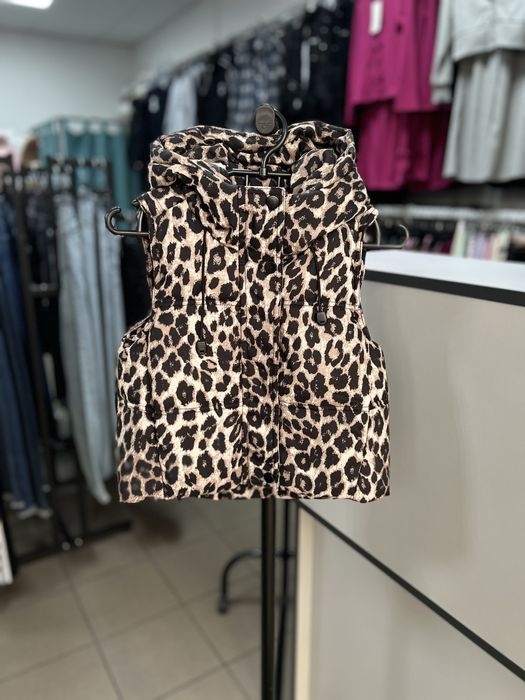 Жилетка для дівчинки 92, 98, 104 см. з леапардовим принтом безрукавка