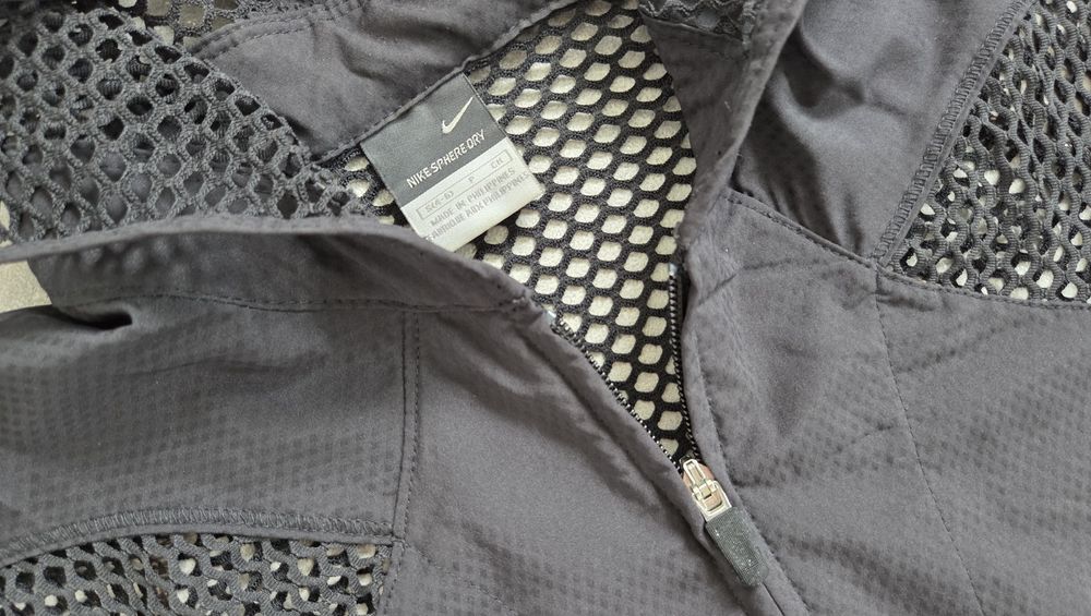 Bluza Nike Sphere Dry z siateczką na plecach