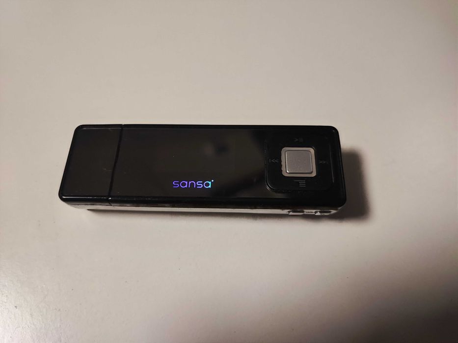 MP3-плеер SanDisk Sansa Express 2Gb+4Gb отличное состояние