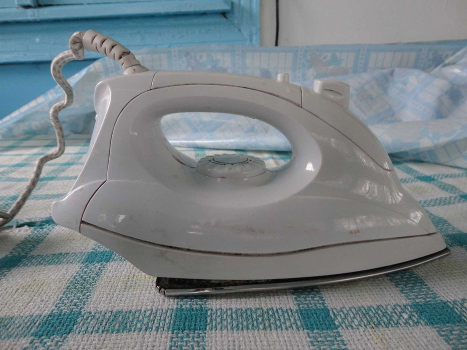 Утюг (утюжок )EUROTEC