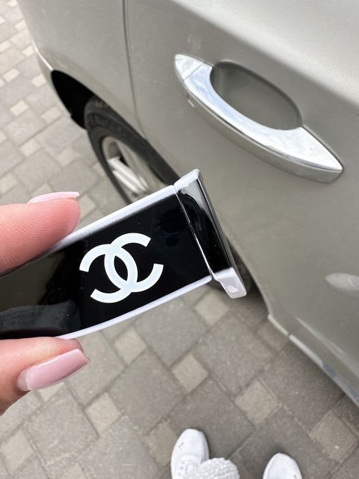 Сонцезахисні окуляри шанель з рівною оправою