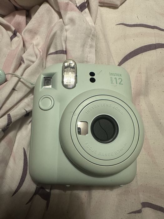 Instax mini 12 - como nova