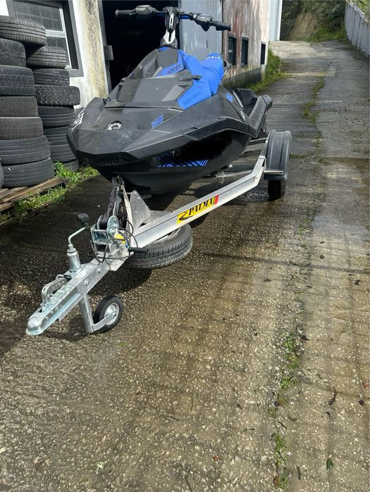 Mota de agua sea doo trix 3 lugares