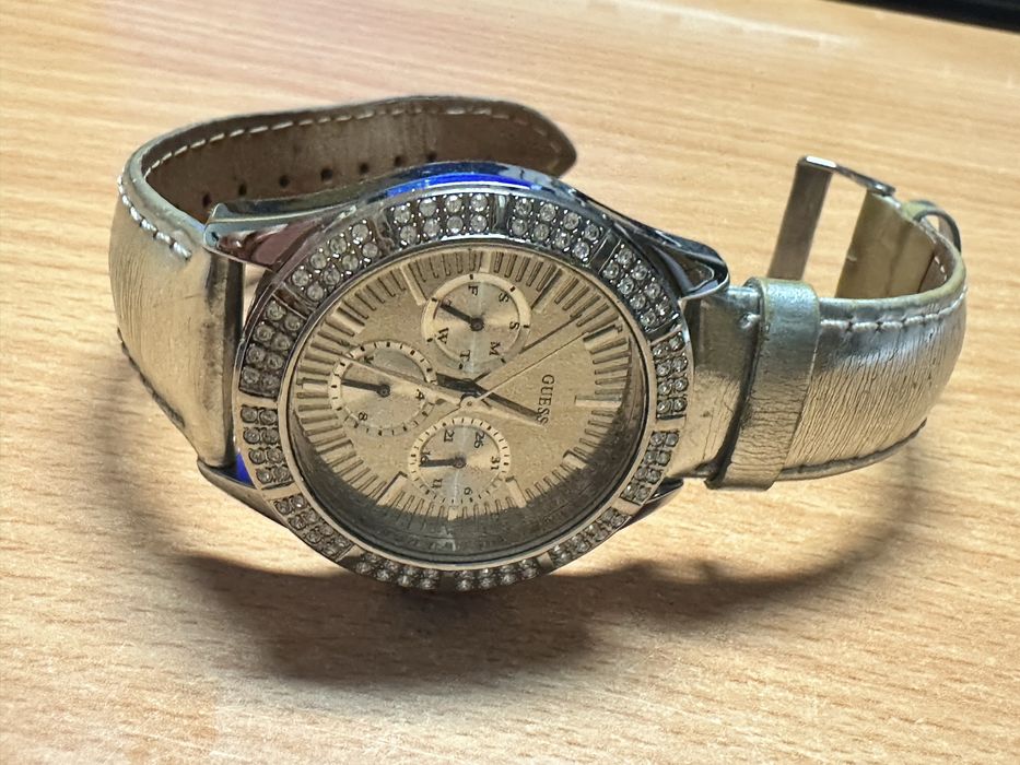 Vendo relogio de senhora GUESS com cristais Swarovski