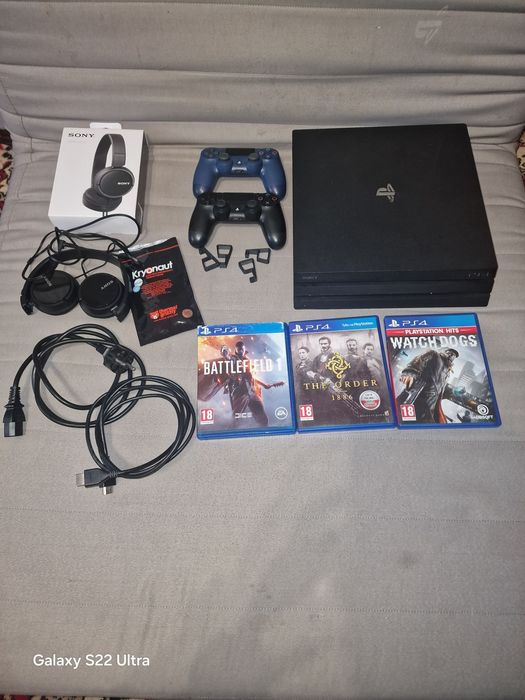 Play ststion 4 pro 1tb