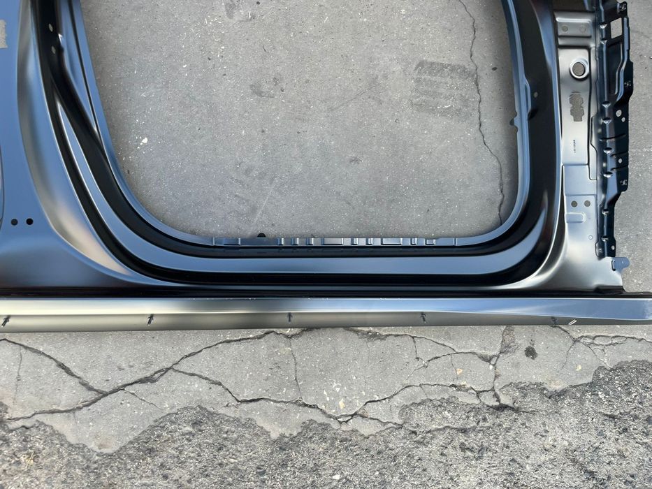 Audi A3 8YA Sportback - Painel Embaladeira direito - Z690