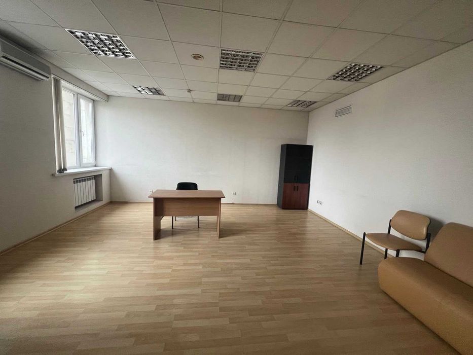 Оренда офісу 1500 м2., фасад, з меблями, Печерськ, метро Звіринецька