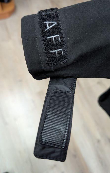 Жіноча куртка Staff soft shell