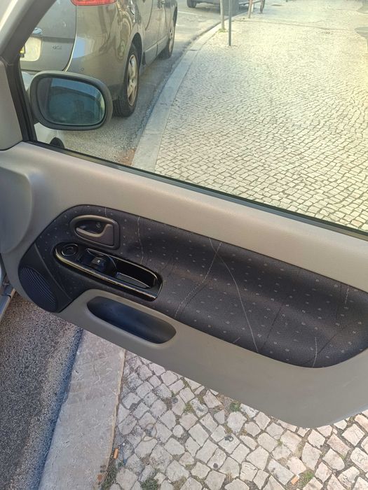 Renault Clio II 1.2 16V (75cv) – 189.600 KM – IPO até 2027