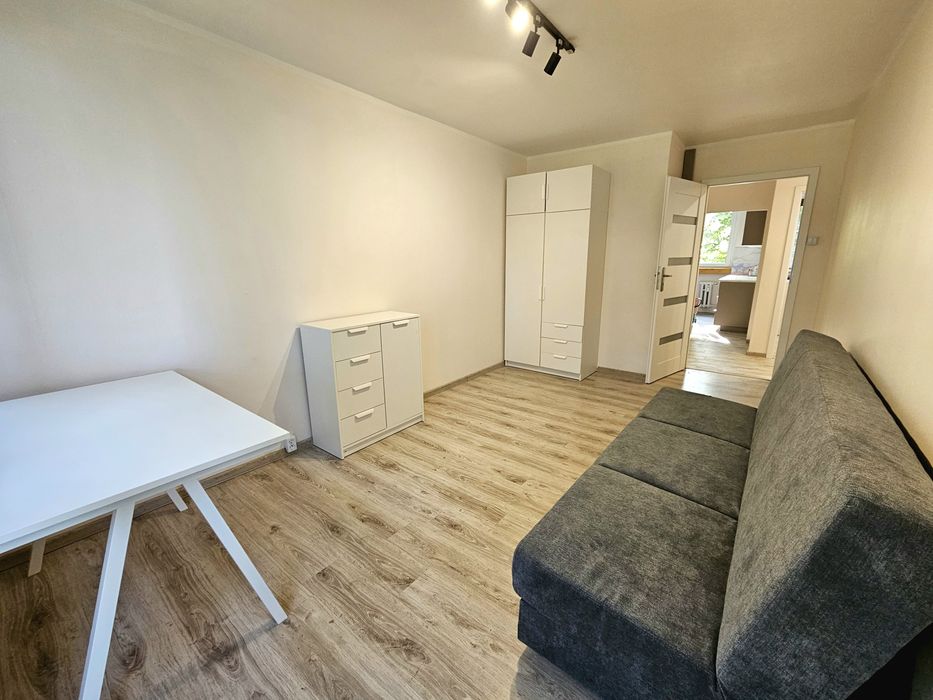 Komandorska  2 pokoje | oddzielna kuchnia 42 m² | UE  700 m | Parking | Od zaraz | świeżo po remoncie!
