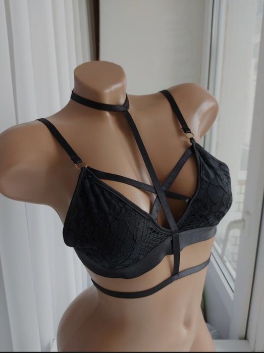 Чорне бра з чокером prettylittlething