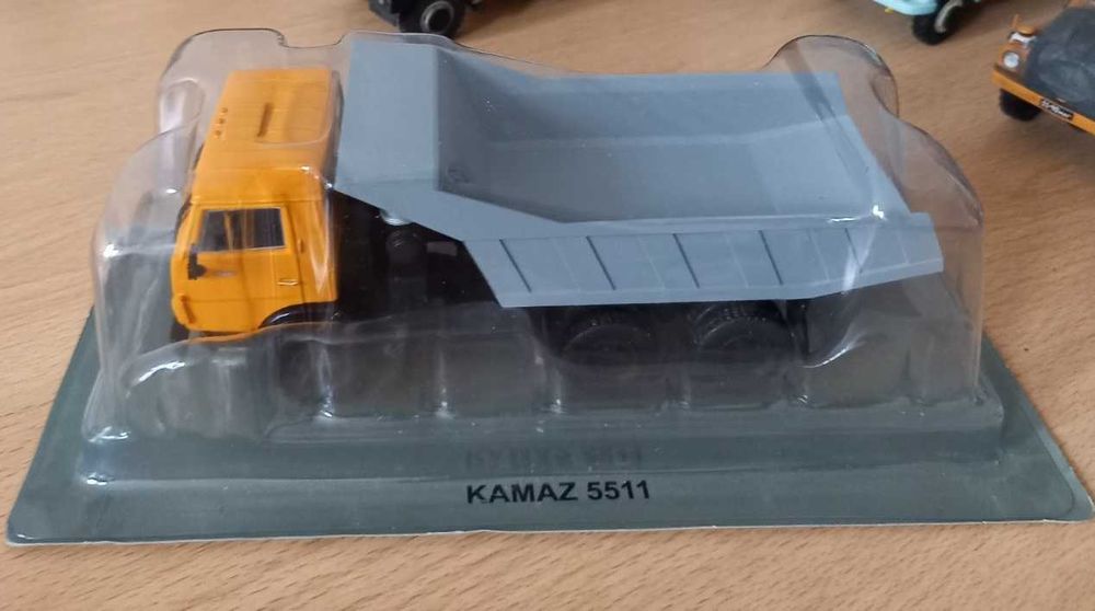 Колекційні масштабні моделі вантажних автомобілів (7)