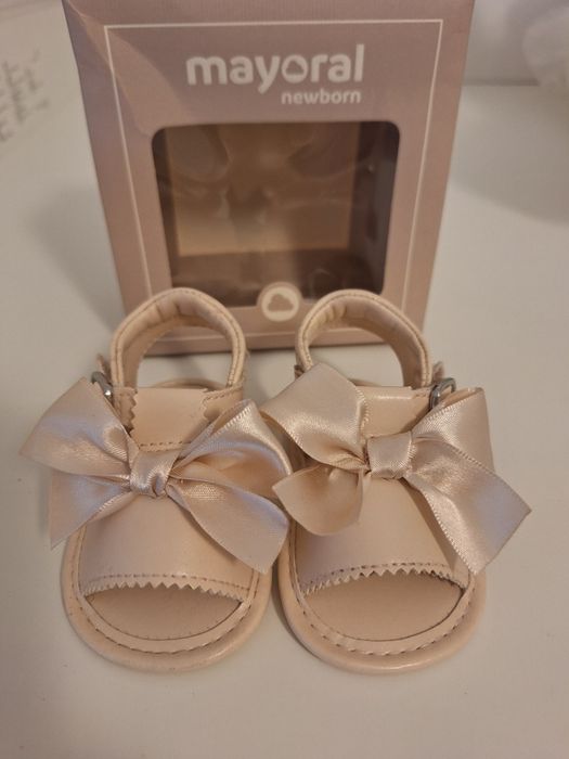 Sandálias recém-nascida T. 17 MAYORAL