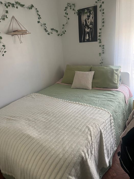 Cama casal Ikea com colchão 200X40
