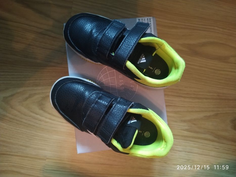 Sapatilhas/ténis Adidas para criança n. 27